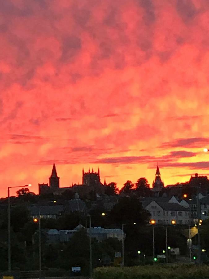 Brucefield Avenue, Dunfermlineアパートメント エクステリア 写真